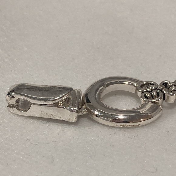 Round Open Link Silvertone Filigree Spacer Magnetic Fold Over Clasp Bracelet - Picture 5 of 15